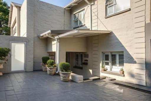 37 Alexandra Avenue, Self Catering Executive Apartment No Load Shedding And Water Outages Joanesburgo Exterior foto
