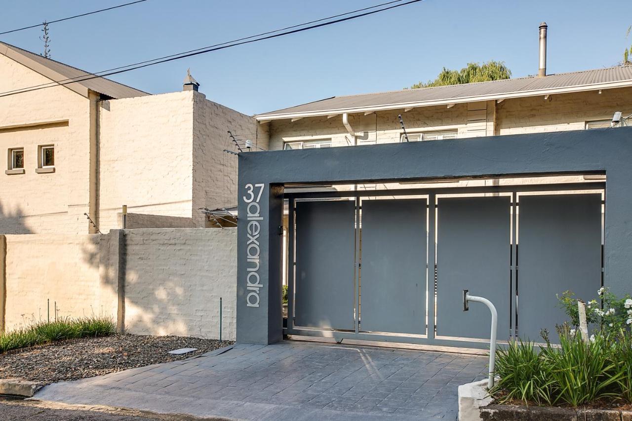 37 Alexandra Avenue, Self Catering Executive Apartment No Load Shedding And Water Outages Joanesburgo Exterior foto